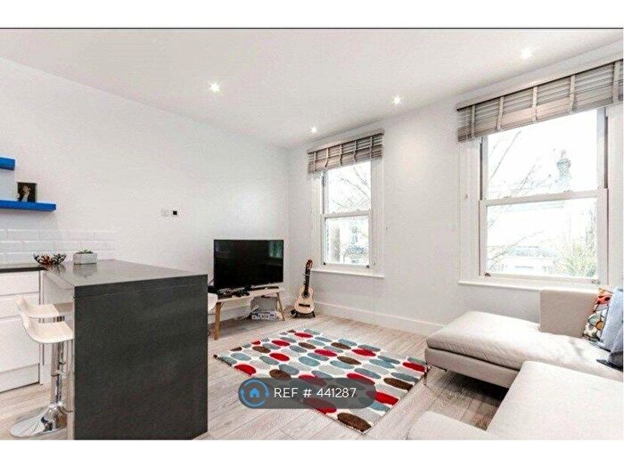 3 Bedroom Flat To Rent In Antrobus Road, London, W4