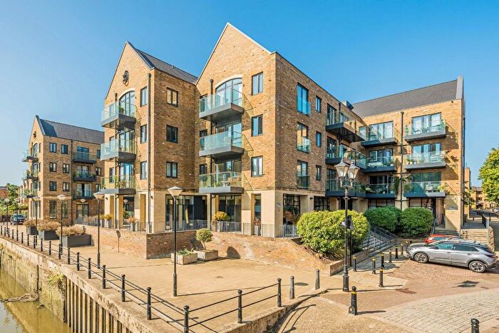 2 Bedroom Flat To Rent In Swan Street, Isleworth, TW7