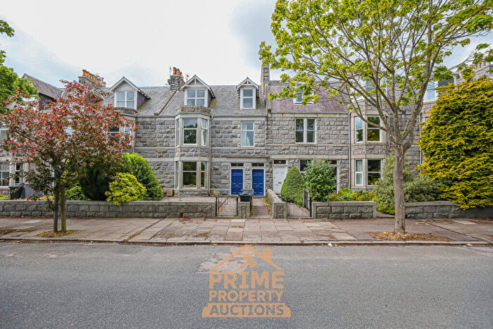2 Bedroom Flat For Sale In Attic Flat, Forest Avenue, Aberdeen, AB15