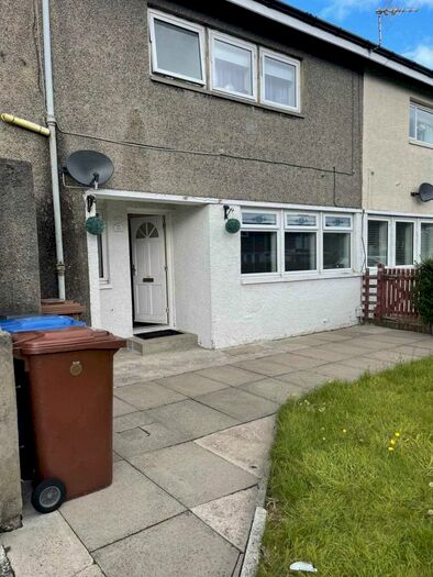2 Bedroom Flat To Rent In Low Crescent, Clydebank, G81