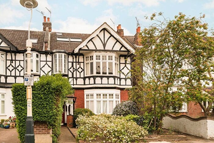4 Bedroom Flat To Rent In Loveday Road, West Ealing, W13