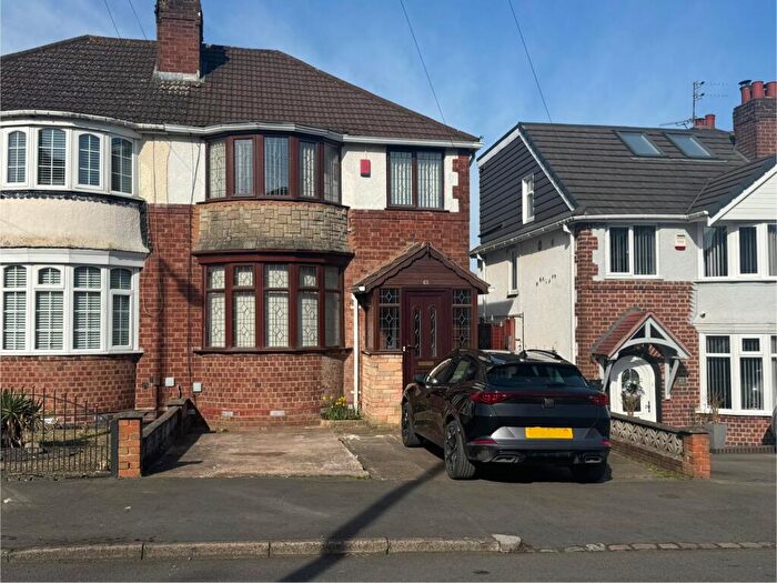 3 Bedroom Semi-Detached House To Rent In Old Park Road, Dudley, West Midlands, DY1