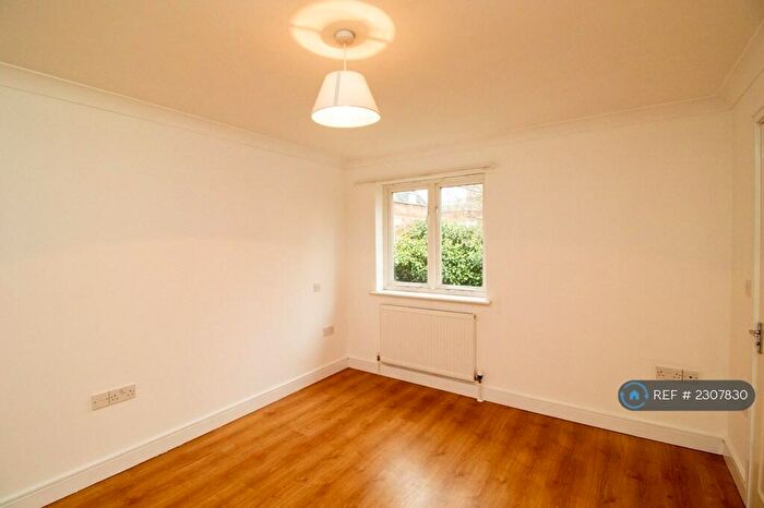 1 Bedroom Flat To Rent In St. Johns Street, Bury St. Edmunds, IP33