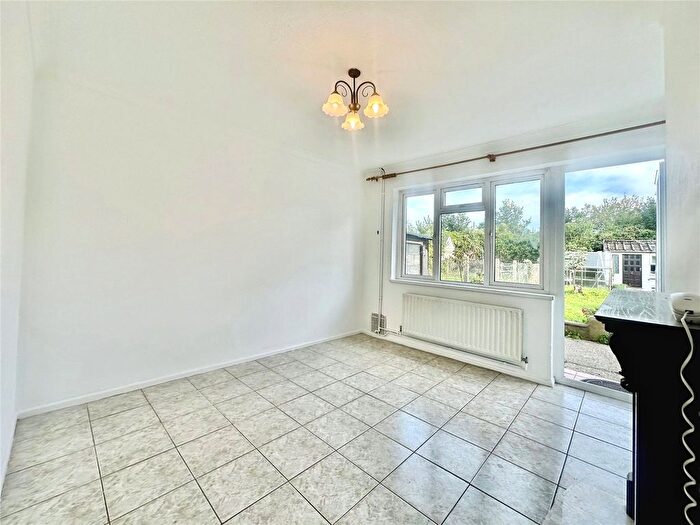 3 Bedroom End Of Terrace House For Sale In Attlee Drive, Dartford, Kent, DA1