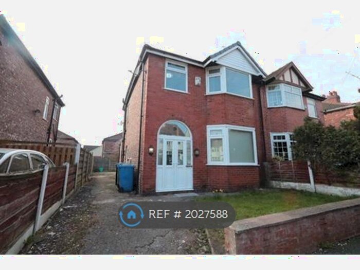 3 Bedroom Semi-Detached House To Rent In Ravenswood Road, Stretford, Manchester, M32