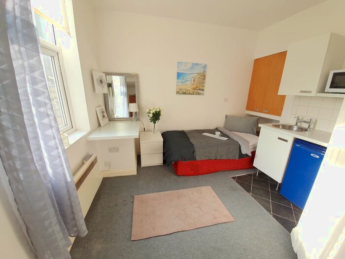 Studio To Rent In Walsall Street, Willenhall, WV13