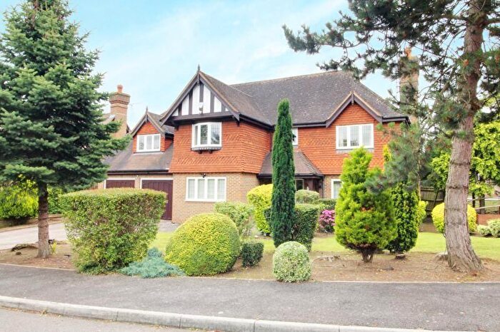 5 Bedroom Detached House To Rent In Nursery Gardens, Waltham Cross, EN7