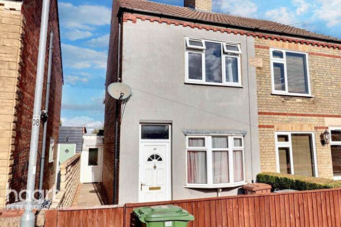 3 Bedroom Semi-Detached House For Sale In Paston Lane, Peterborough, PE4