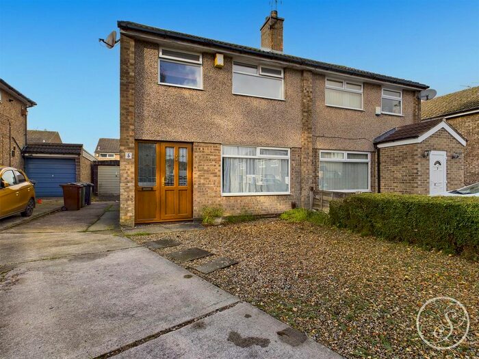 3 Bedroom Semi-Detached House To Rent In Birkdale Walk, Alwoodley, Leeds, LS17