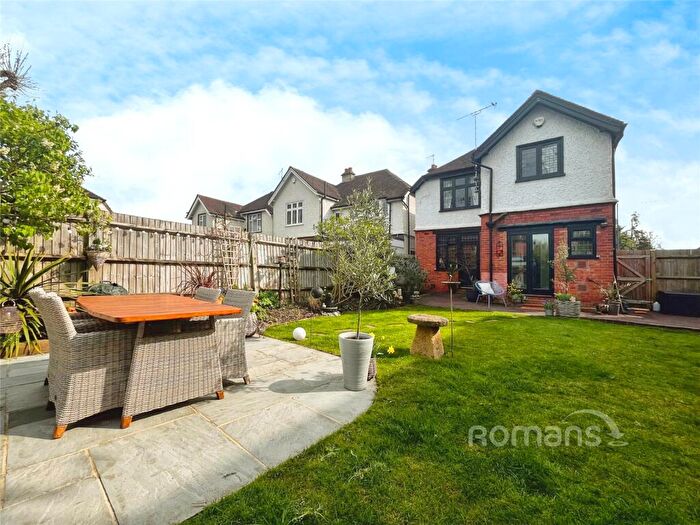 4 Bedroom Detached House For Sale In Bridge Road, Maidenhead, Berkshire, SL6