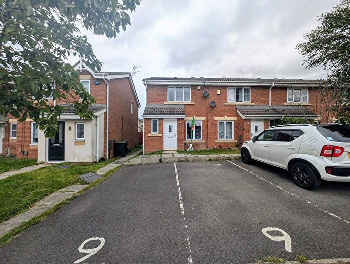 3 Bedroom End Of Terrace House To Rent In Southmoor Close, Darlington, Durham, DL1