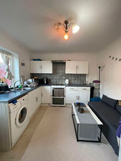 1 Bedroom Studio To Rent In Dagenham, RM10