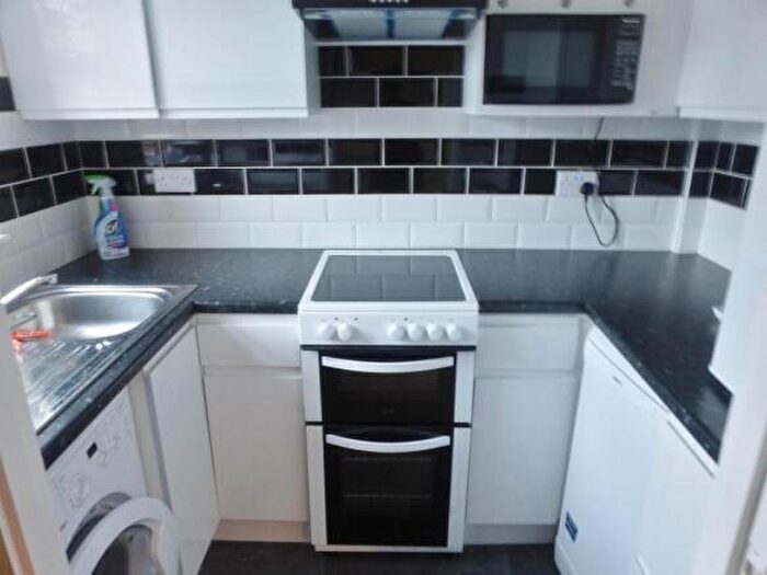 1 Bedroom Flat To Rent In Whitchurch Court, Spring Road, SO19