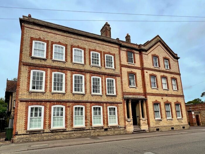 2 Bedroom Apartment To Rent In Post Street, Godmanchester, Huntingdon, Cambridgeshire, PE29