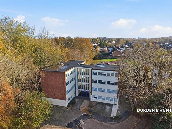 2 Bedroom Apartment For Sale In Leonard Way, Brentwood, CM14