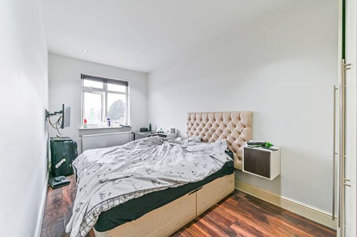 1 Bedroom Studio To Rent In Streatham Vale, Streatham Common, London, SW16