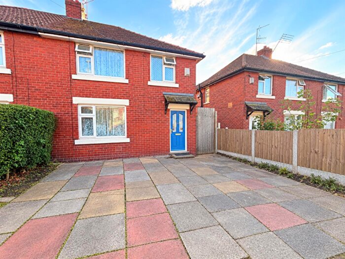 4 Bedroom Semi Detached House For Sale In Palace Road, Ashton-Under-Lyne, OL6