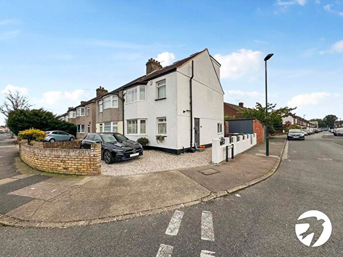 4 Bedroom Semi-Detached House To Rent In Westbrooke Road, Welling, DA16