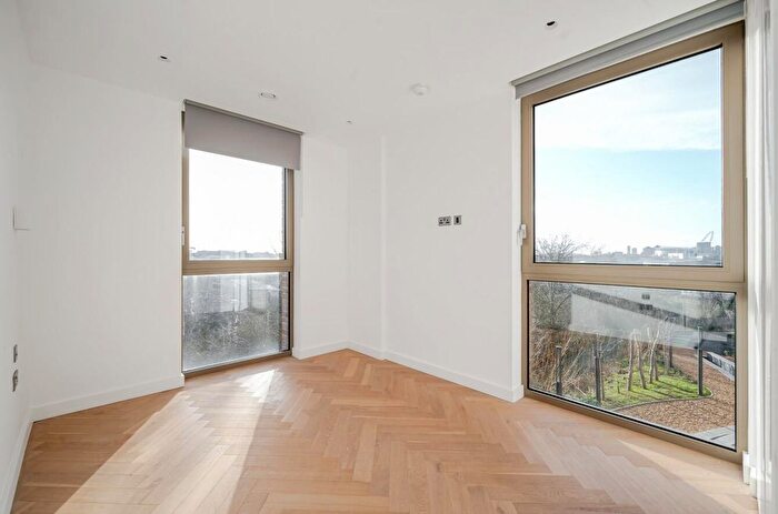3 Bedroom Flat To Rent In Dudden Hill Lane, London, NW10