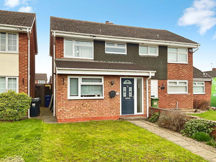 3 Bedroom Semi Detached House For Sale In Burrows Road, Kingswinford, West Midlands, DY6