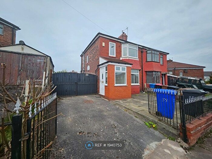 3 Bedroom Semi-Detached House To Rent In Bank Lane, Salford, M6