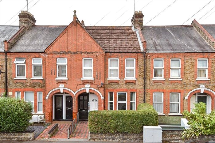 1 Bedroom Maisonette For Sale In Blyth Road, Walthamstow, E17