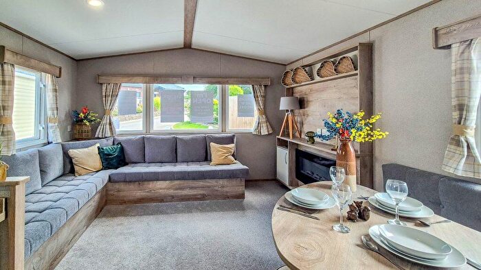 2 Bedroom Park Home For Sale In Hedley Wood Holiday Park, EX22