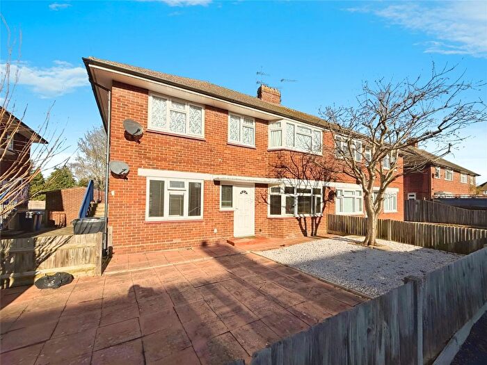 2 Bedroom Maisonette For Sale In Upcroft, Windsor, Berkshire, SL4