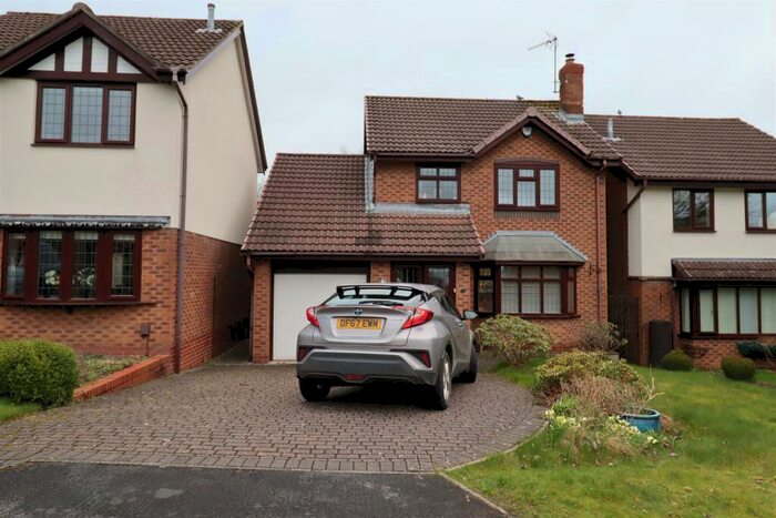 3 Bedroom Detached House To Rent In Thetford Close, Macclesfield, SK10