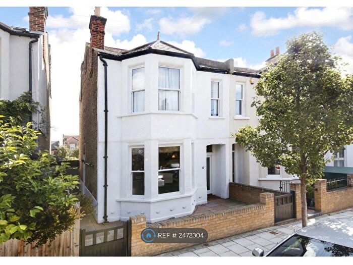 2 Bedroom Flat To Rent In West Norwood, London, SE27