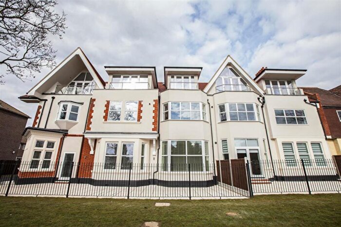 2 Bedroom Apartment To Rent In St. Hildas Mews, Westcliff-On-Sea, SS0