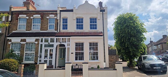 5 Bedroom Terraced House To Rent In Goldsmith Road, London, N11