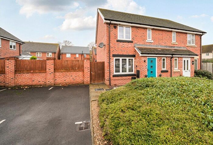 3 Bedroom Semi-Detached House For Sale In Hirst Road, Drayton, Portsmouth, Hampshire, PO6