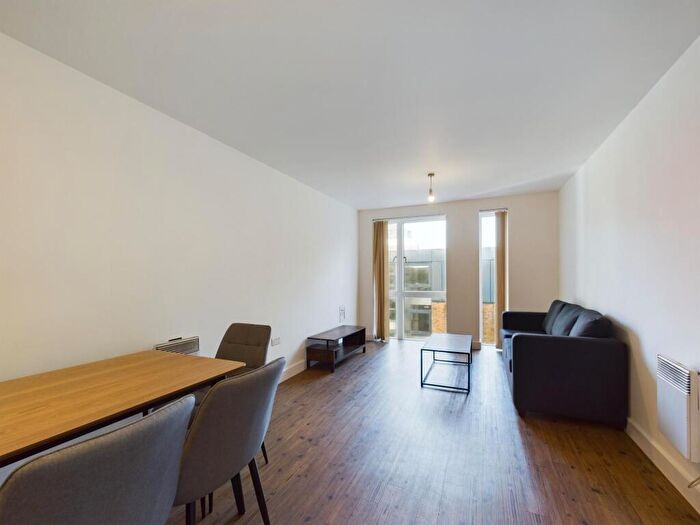 2 Bedroom Flat To Rent In Essex Street, City Centre, Birmingham, B5