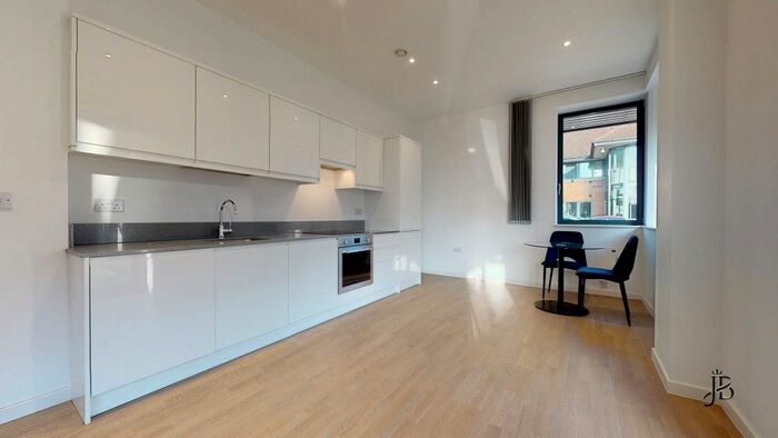 1 Bedroom Flat To Rent In Riverbank Way, Brentford, TW8