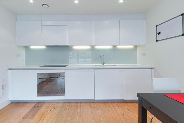 1 Bedroom Flat To Rent In Tiltman Place, Finsbury Park, N7