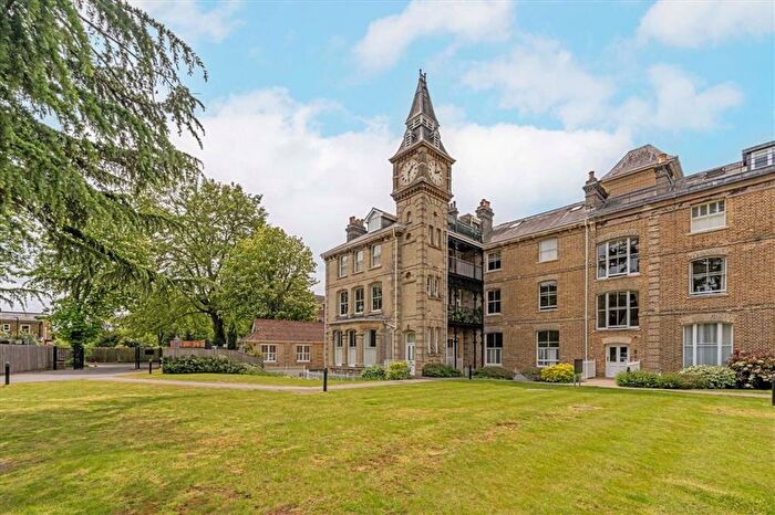 1 Bedroom Flat To Rent In Langdon Park, Teddington, TW11