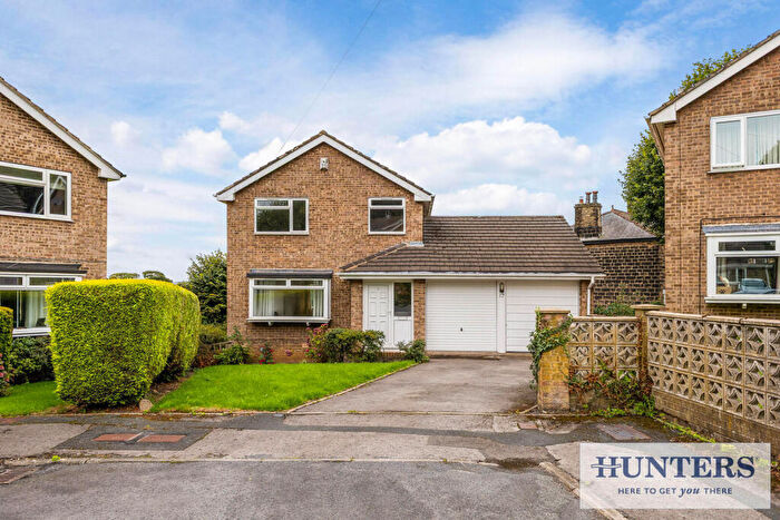 4 Bedroom Detached House To Rent In Greenhills, Rawdon, Leeds, LS19