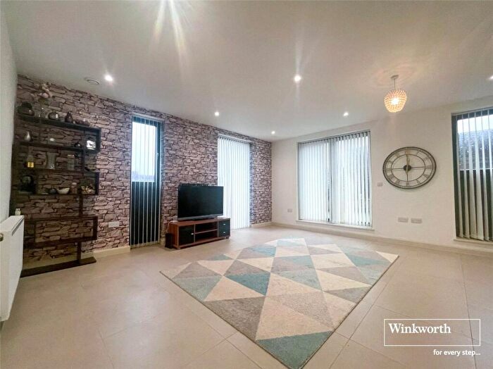 2 Bedroom Penthouse For Sale In Tulip Court, Alpine Road, Kingsbury, NW9
