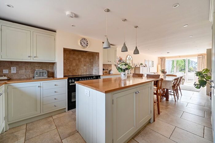 5 Bedroom Semi-Detached House For Sale In West View, Somerton, OX25