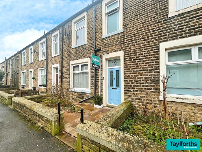 3 Bedroom Terraced House For Sale In Longroyd Road, Earby, BB18