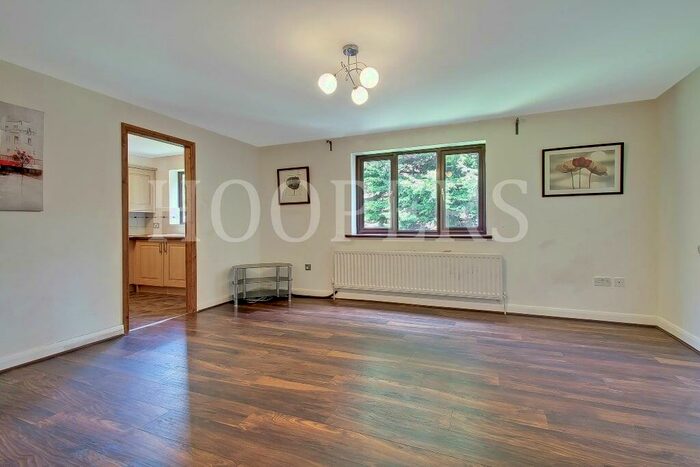2 Bedroom Flat To Rent In Hawarden Hill, London, NW2