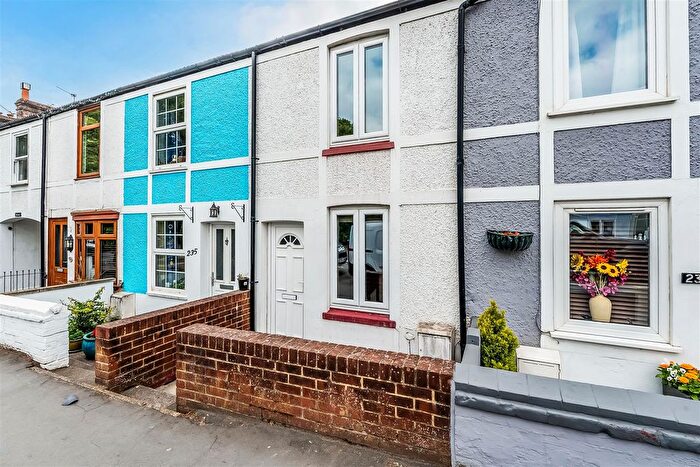 2 Bedroom Terraced House For Sale In Kingston Road, Leatherhead, KT22