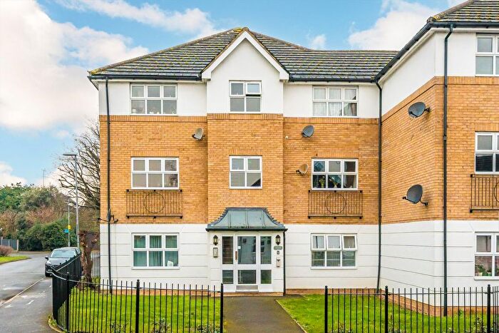 2 Bedroom Flat To Rent In Hillary Drive, Isleworth, TW7