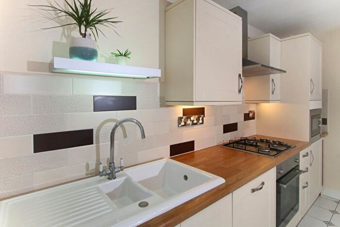2 Bedroom End Of Terrace House To Rent In Marlborough Drive, Stourbridge, DY8