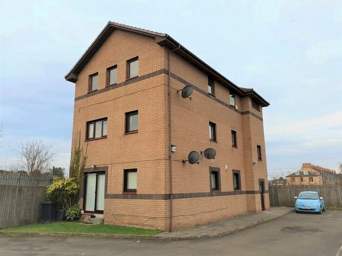 2 Bedroom Flat To Rent In Cameron Court, Clydebank, G81