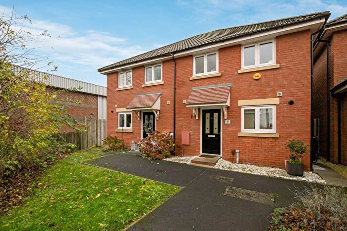 3 Bedroom Semi Detached House For Sale In Brickworks Close, Bristol, BS5