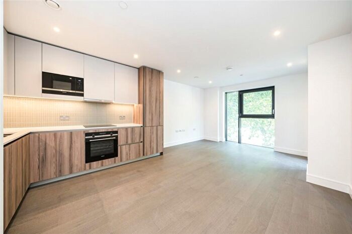 1 Bedroom Apartment To Rent In Hawksbury Heights, Hewson Way, London, SE17