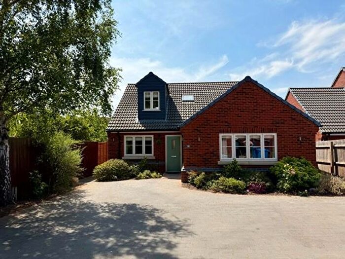 4 Bedroom Detached House For Sale In Vine Gardens, Burton Latimer, Kettering, NN15