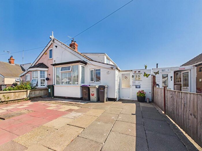 4 Bedroom Semi-Detached Bungalow For Sale In Regent Road, Mablethorpe, LN12